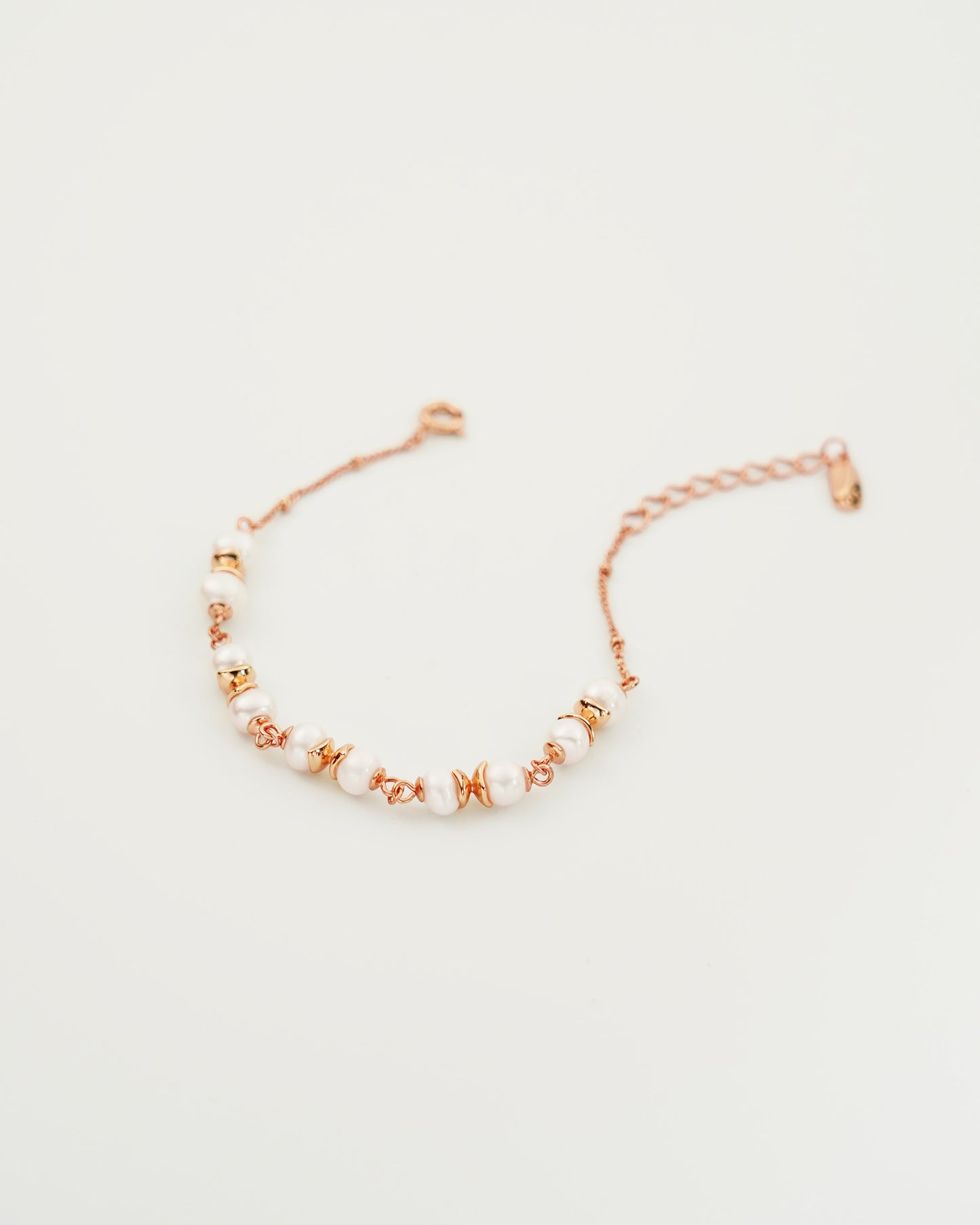 Cohesion Pearl Bracelet, front view