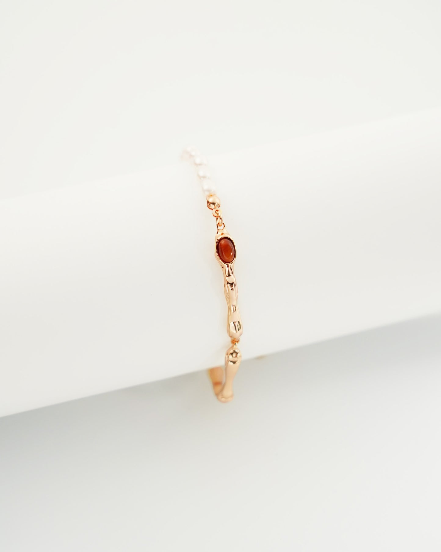 Aurora Gemstone Pearl Bracelet, close-up