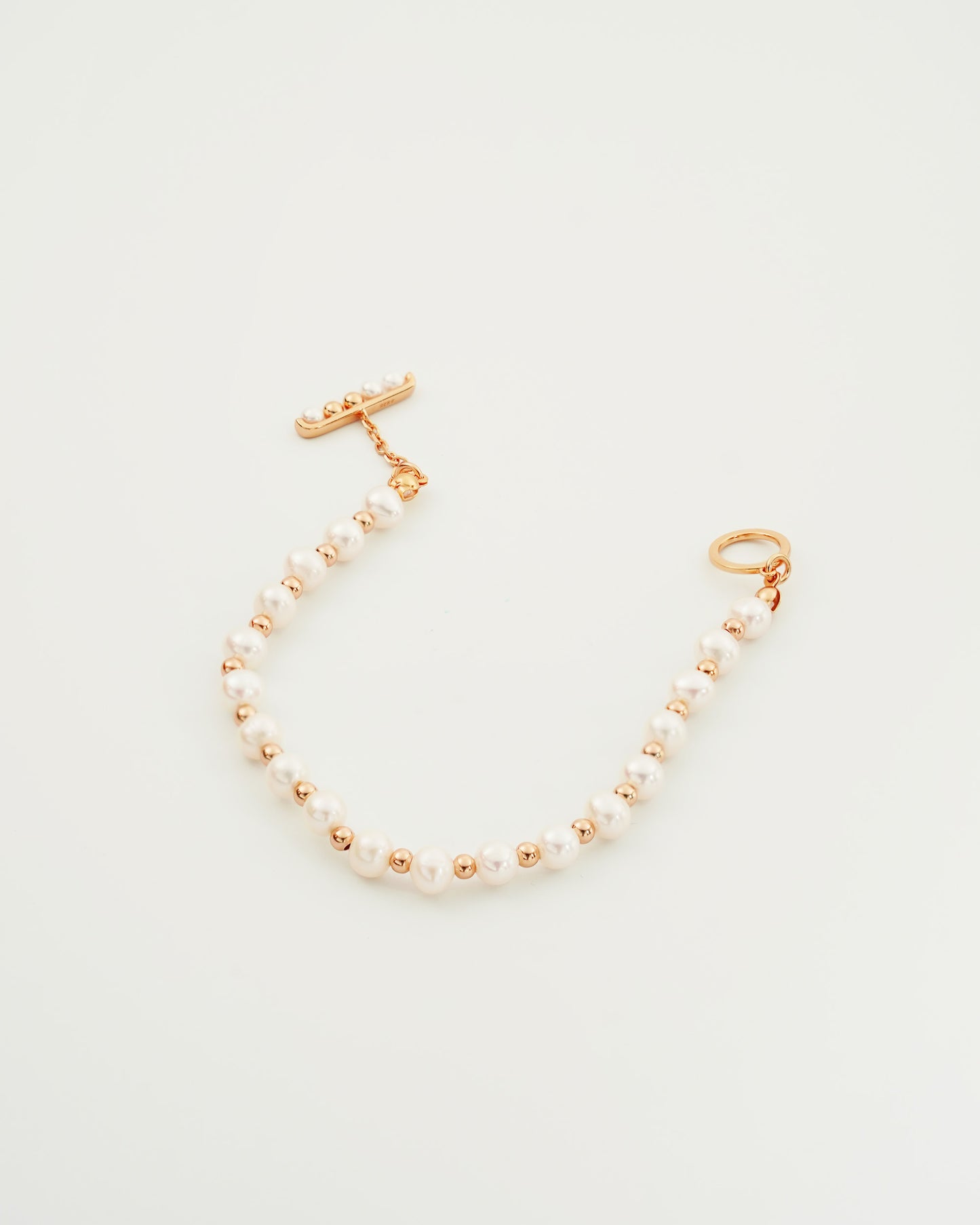 Shell Pearl Line Bracelet, front view