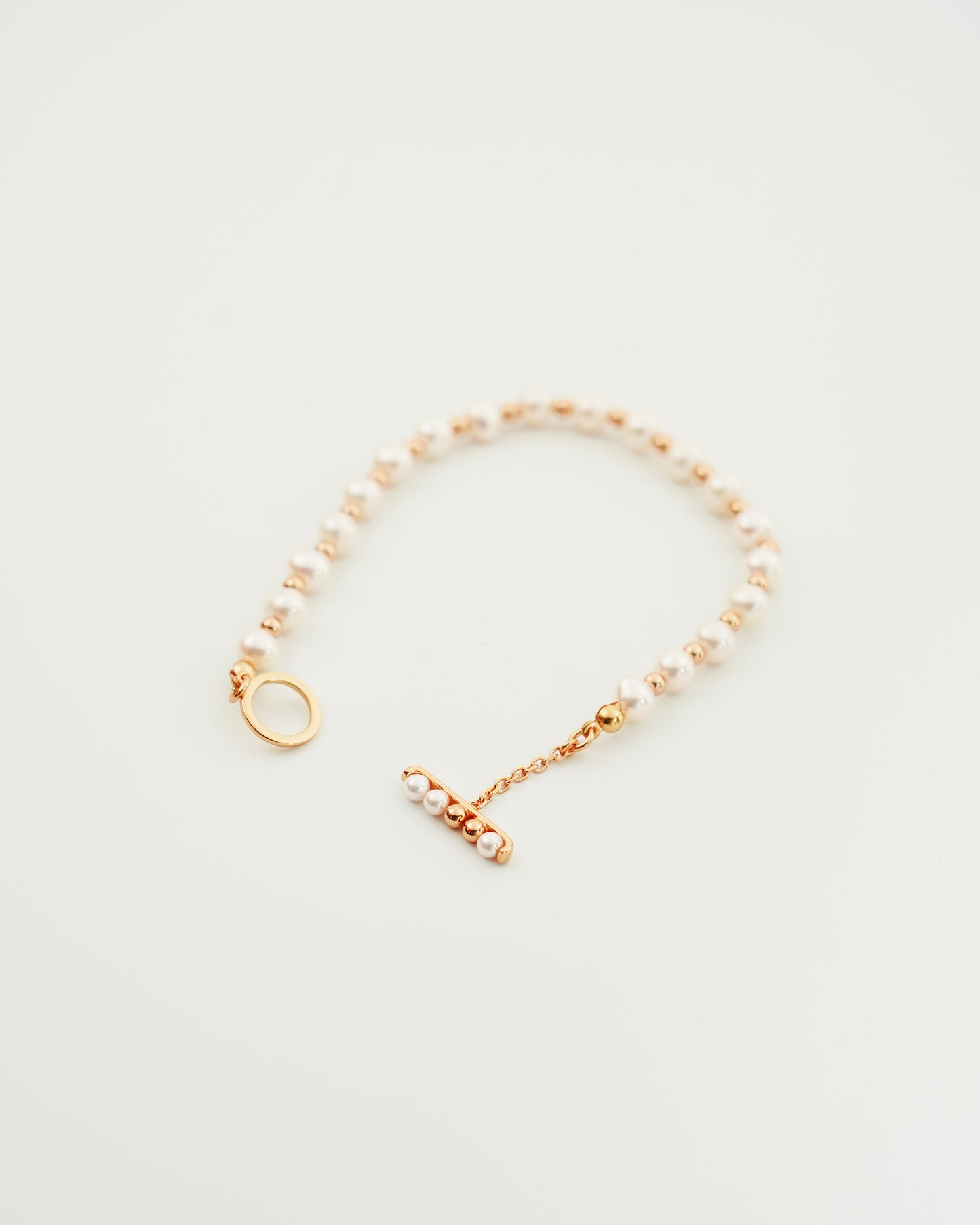 Shell Pearl Line Bracelet, back view