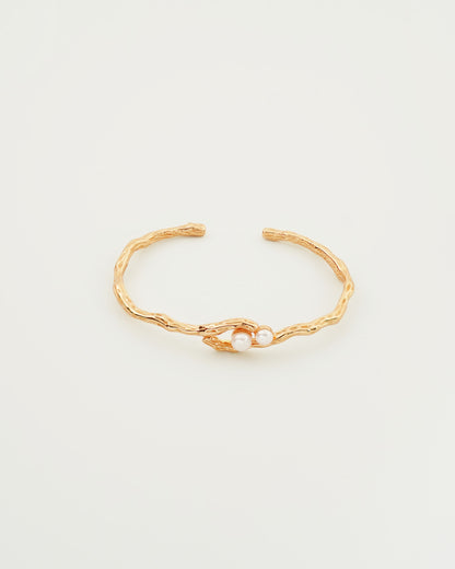 Textured Pearl Bracelet, top view