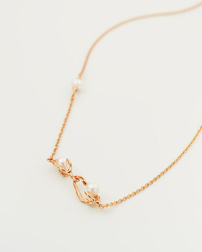 Flow Linked Pearl Choker, side view