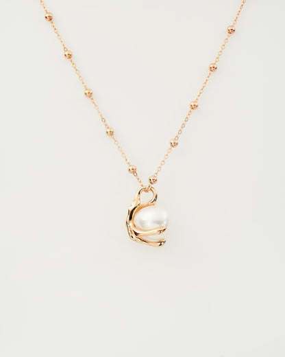 Large Baroque Pearl Necklace, close-up view