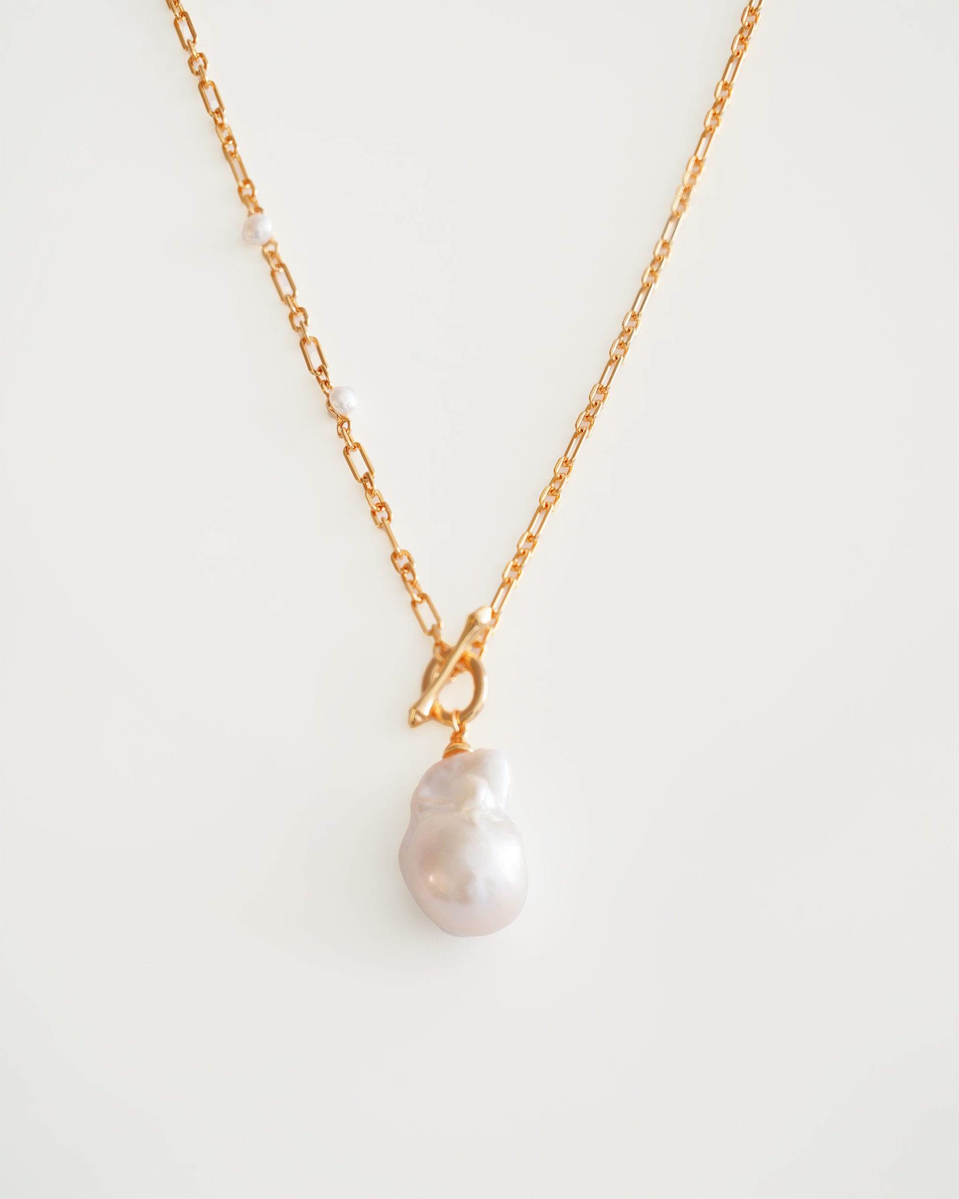 Chunky Baroque Pearl Pendant Necklace - close-up view