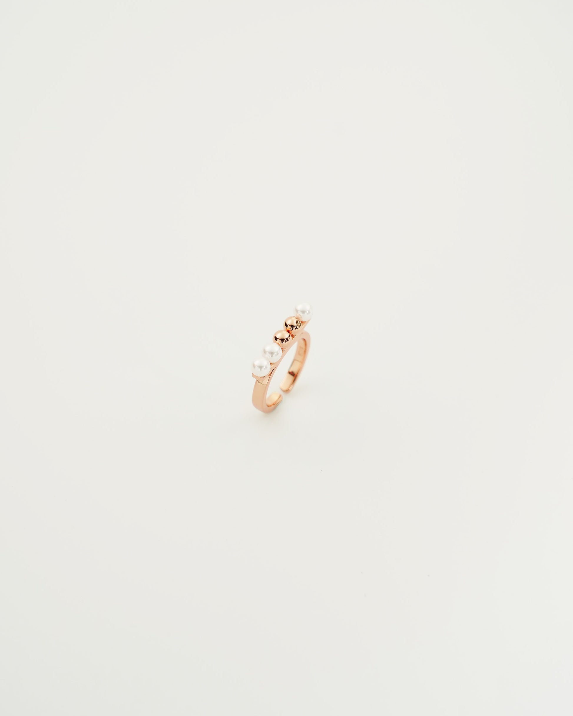 Shell Pearl Line Ring, top view